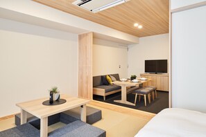 Ruokailu omassa huoneessa