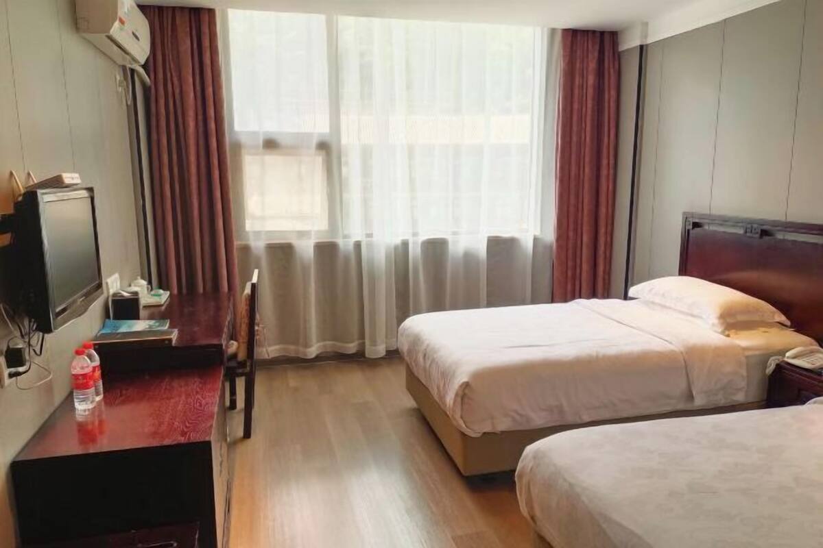 Desk, blackout curtains, free WiFi