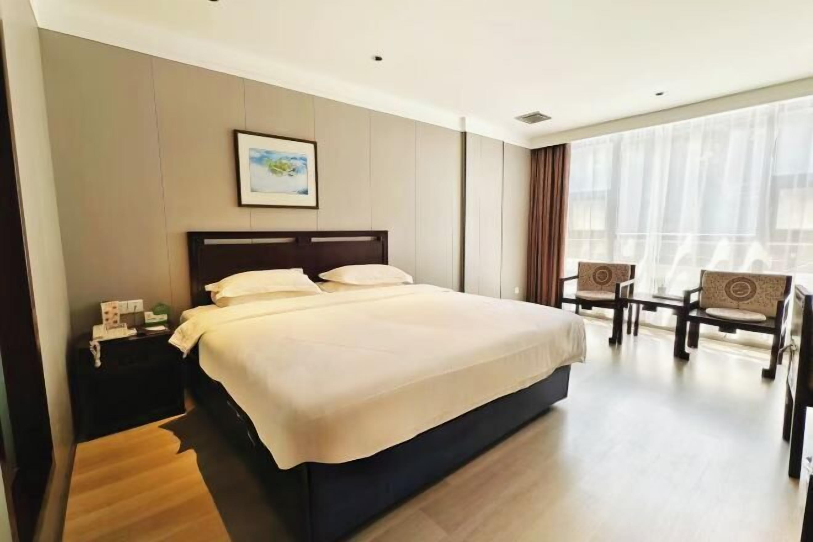 Desk, blackout curtains, free WiFi