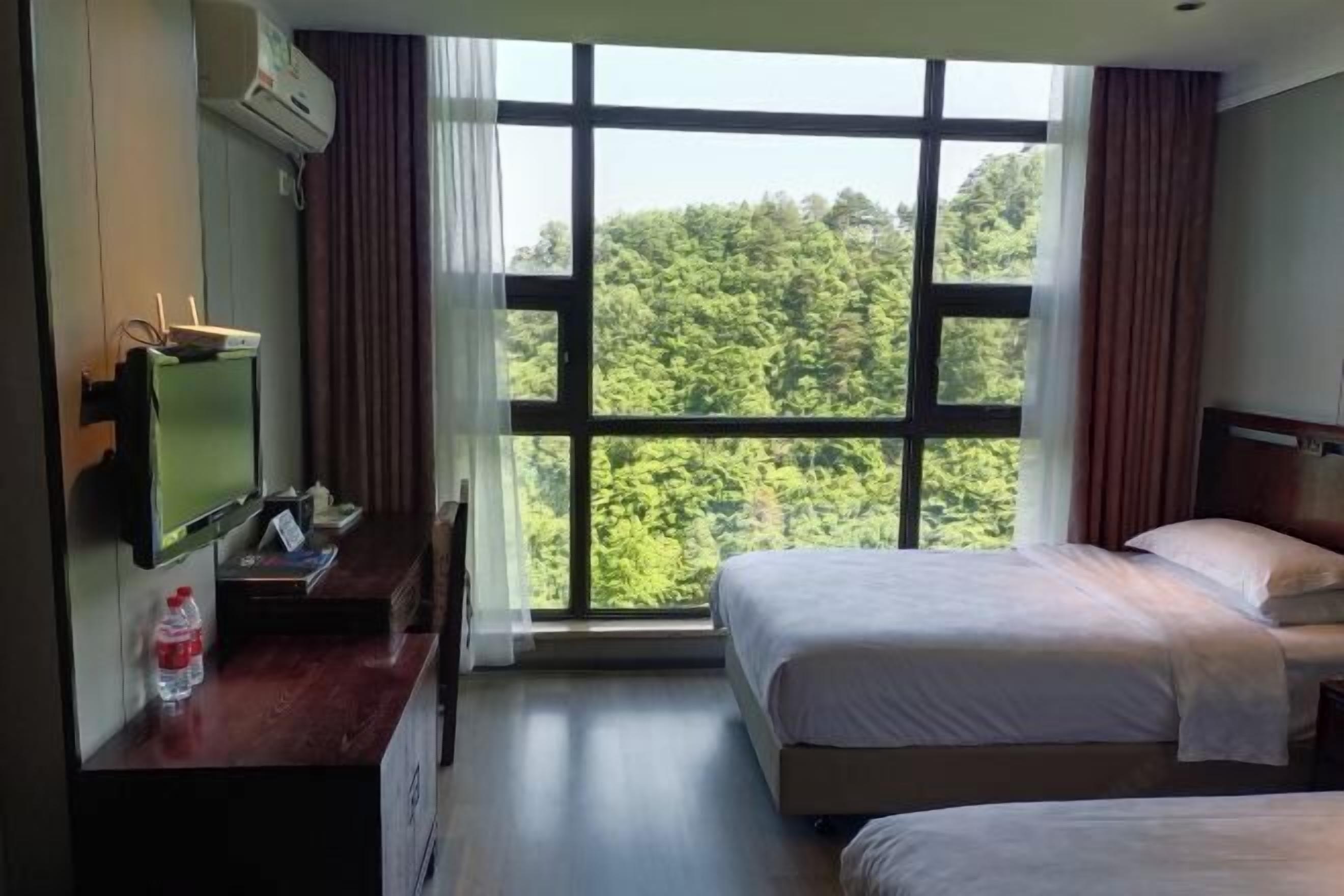 Desk, blackout curtains, free WiFi