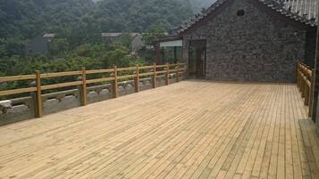 Senior Twin Room | Terrace/patio