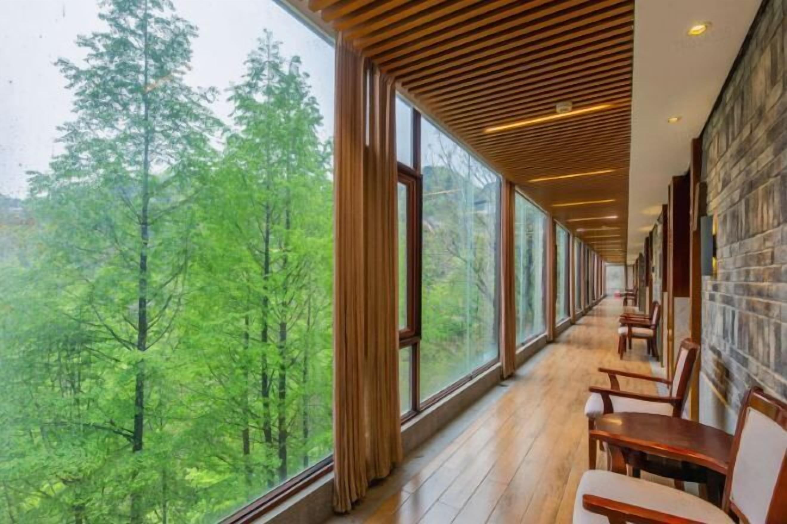 Desk, blackout drapes, free WiFi