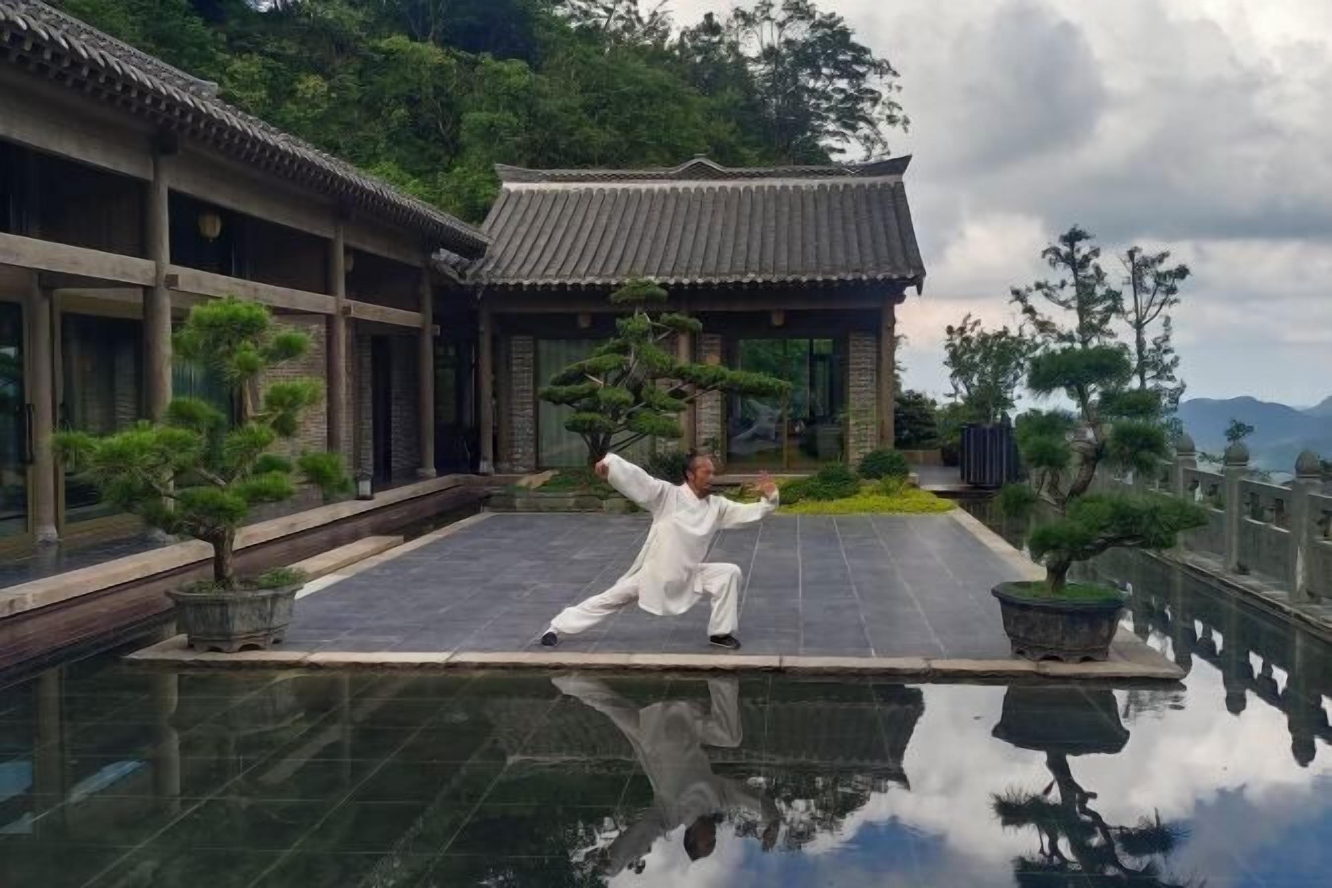 Desk, blackout curtains, free WiFi