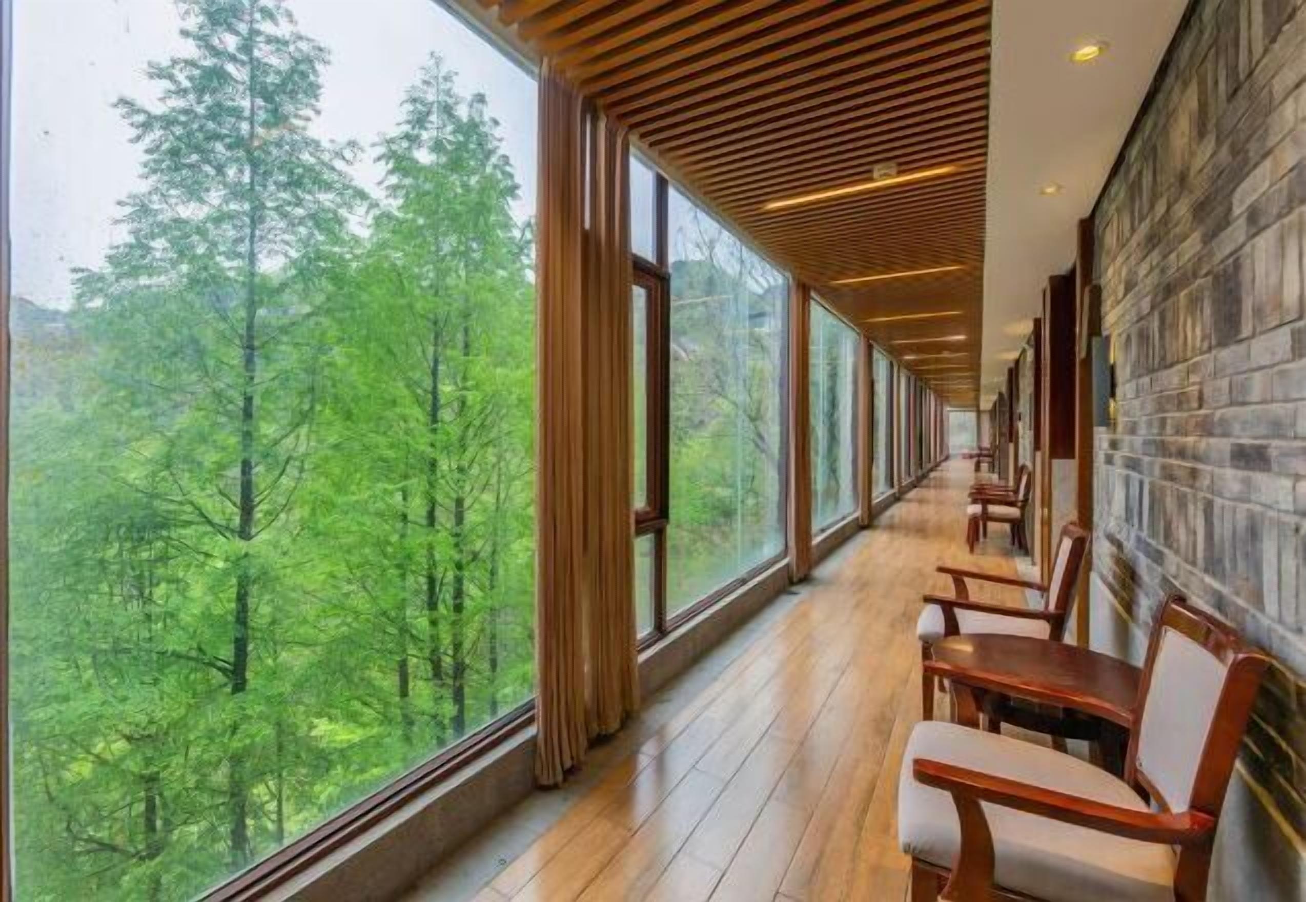 Desk, blackout drapes, free WiFi