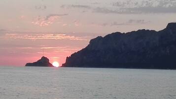På stranden og strandhåndklær