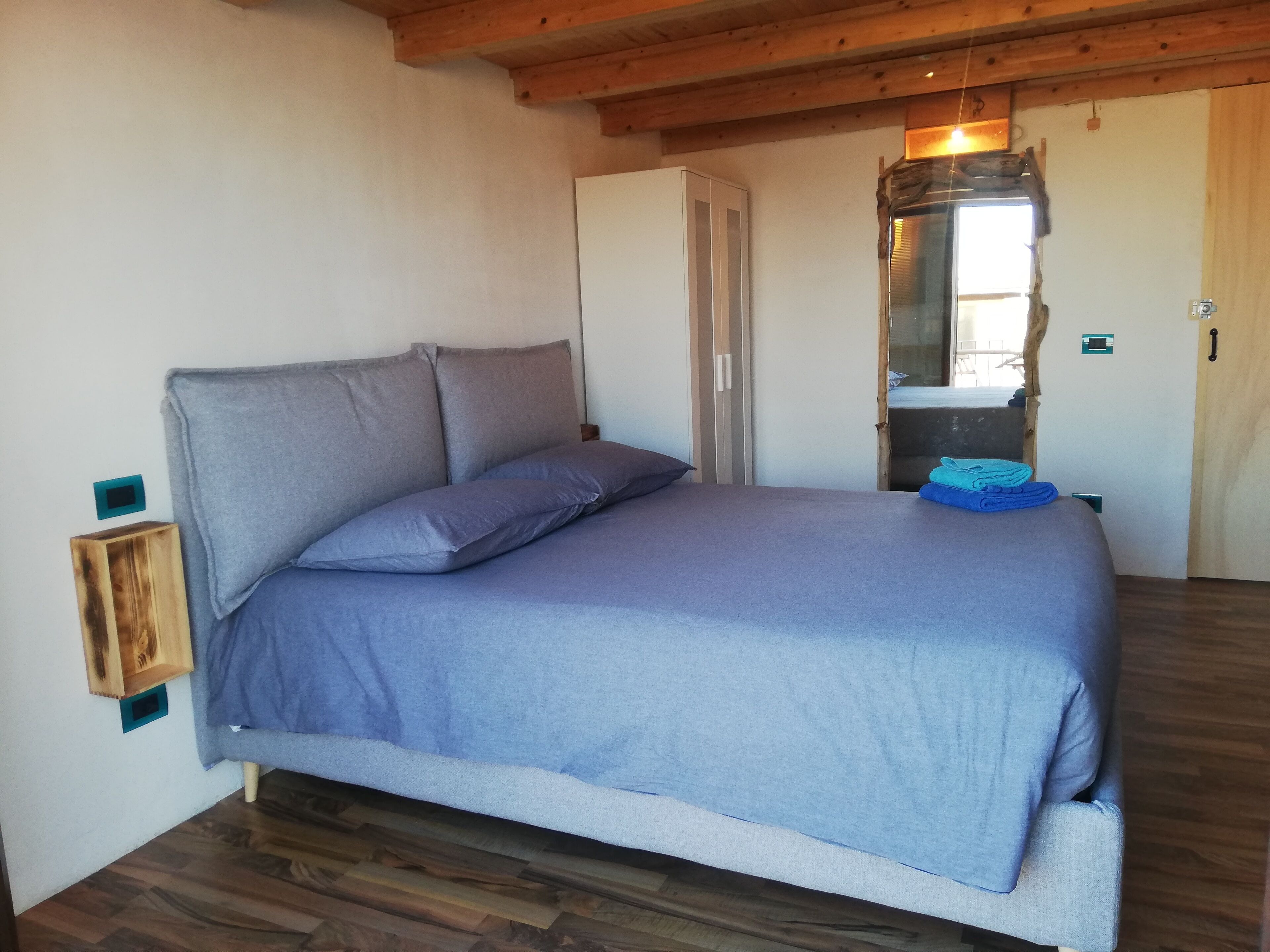 1 Schlafzimmer, Zimmersafe, Schreibtisch, Bügeleisen/Bügelbrett