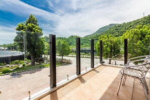 Double Room, Balcony, Garden View | Lobby