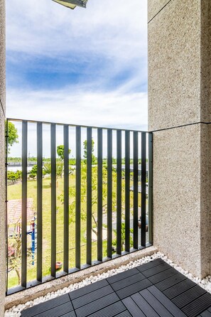 Vierbettzimmer, Balkon, Gartenblick | Balkon