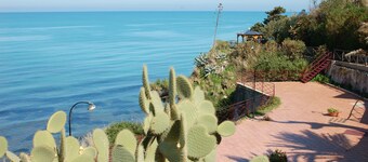 Stunning sea views and truly top range garden. Private path to gorgeous beach