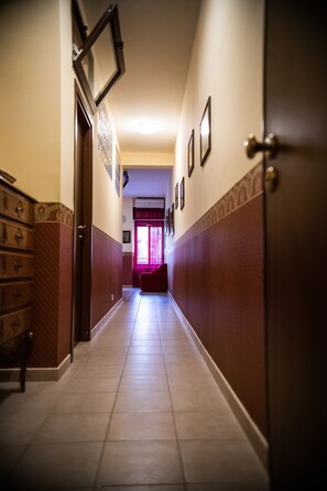 Interior - Sweet House "Bourbon Dynasty" - An unforgettable experience! (Napoli)