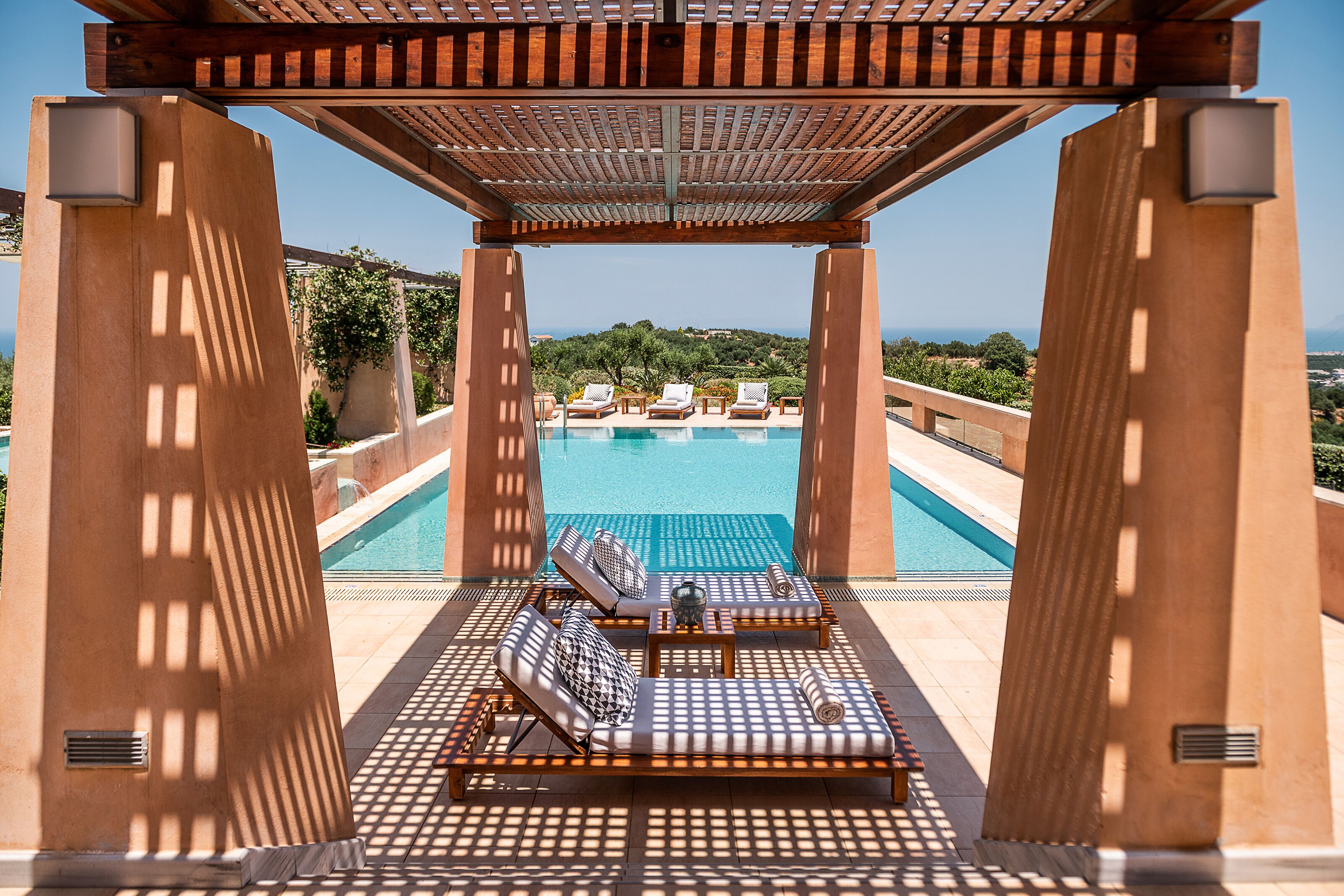 Piscina a l'aire lliure i piscina climatitzada 