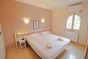 2 bedrooms, WiFi, bed sheets