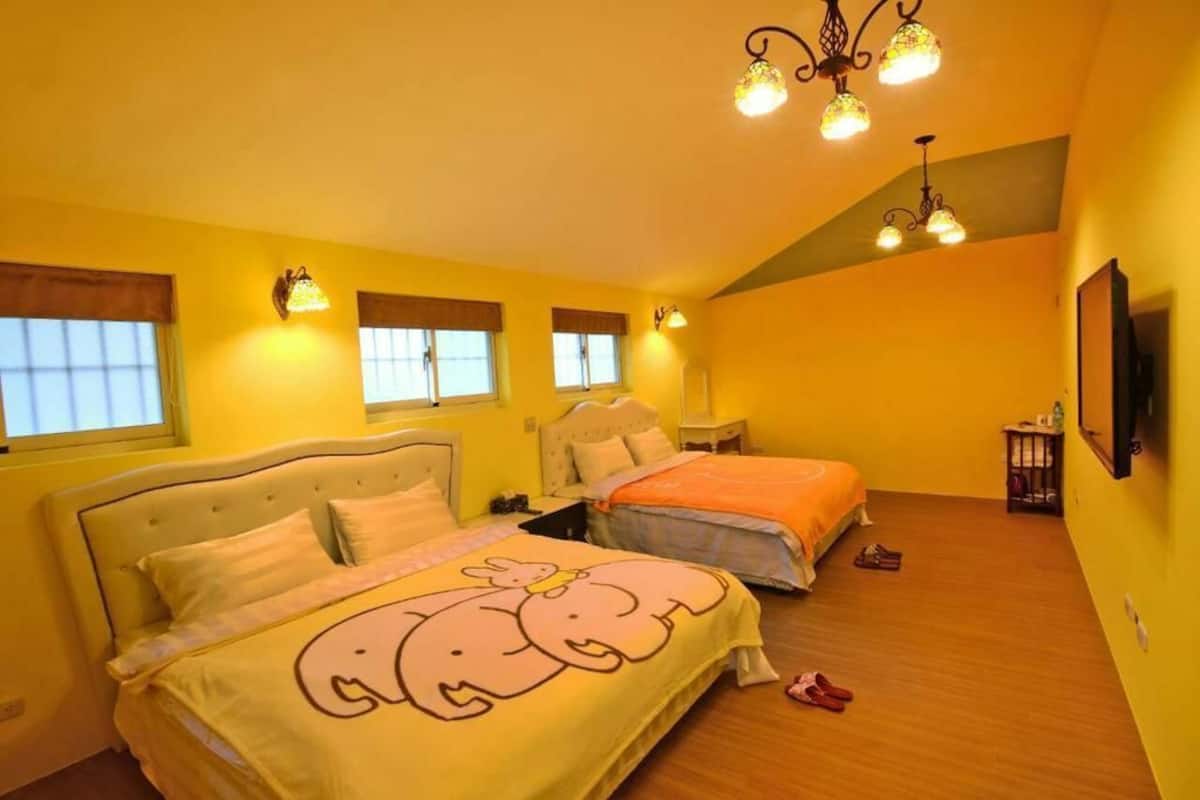 Decoración personalizada, muebles diferentes y escritorio
