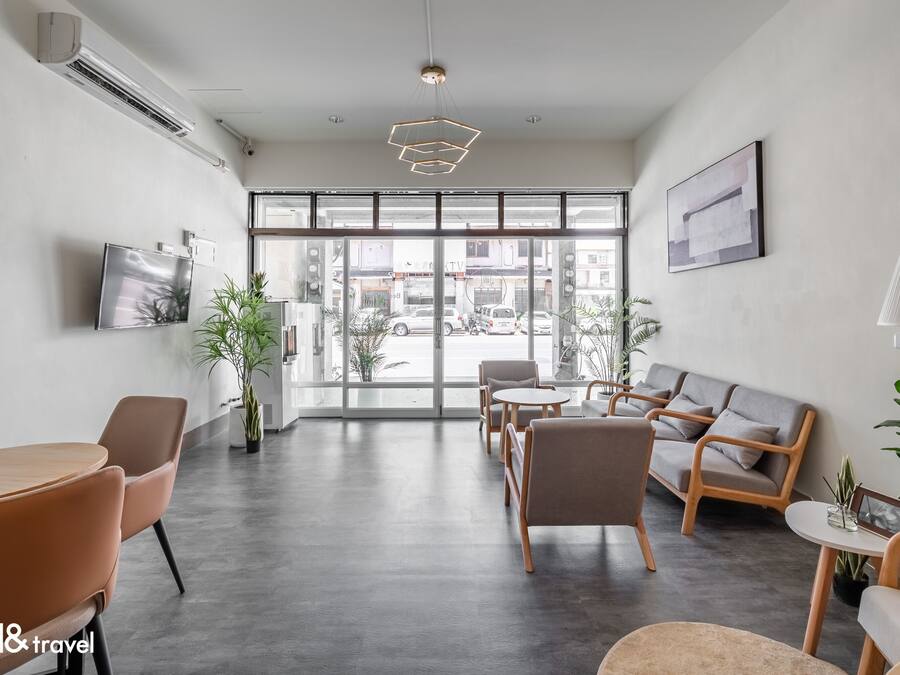 Coin salon dans le hall