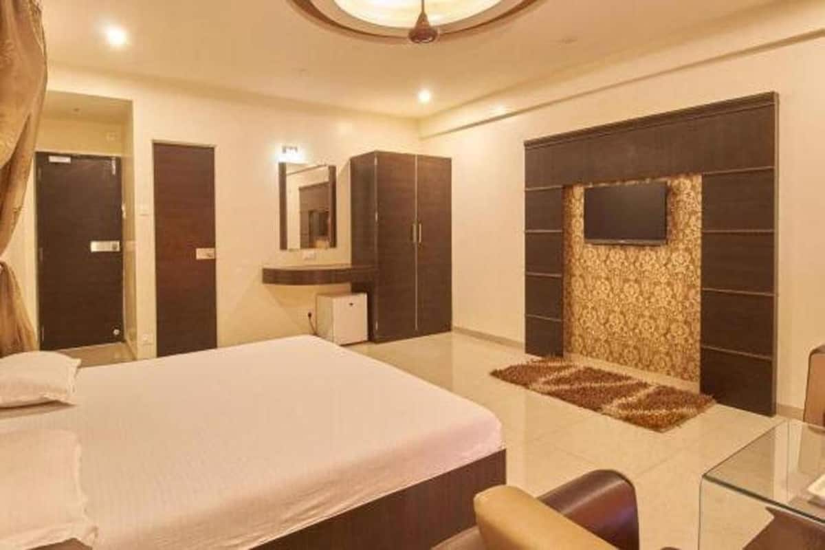 Seprai premium, meja kerja, dan Wi-Fi gratis