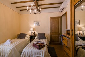 Spa - 3BR-3BA apt, walk to downtown Cortona, with airco, wifi and amazing view (Cortona)