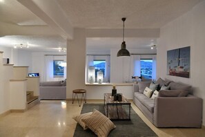 Fernseher, DVD-Player, Stereoanlage