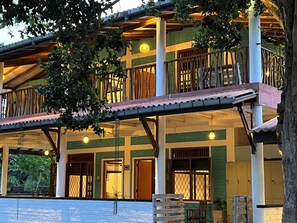 Front of property - Funky Leopard Safari Lodge Bordering Yala National Park - Hostel (Kataragama)