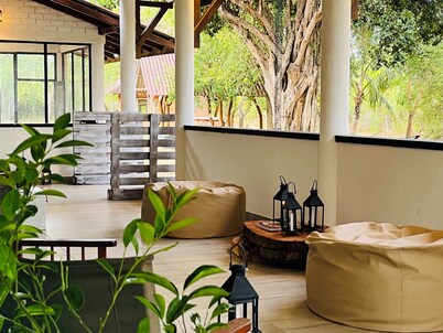 Funky Leopard Safari Lodge Bordering Yala National Park - Hostel