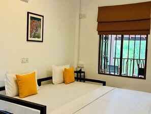 1 bedroom, in-room safe, individually decorated, individually furnished - Funky Leopard Safari Lodge Bordering Yala National Park - Hostel (Kataragama)