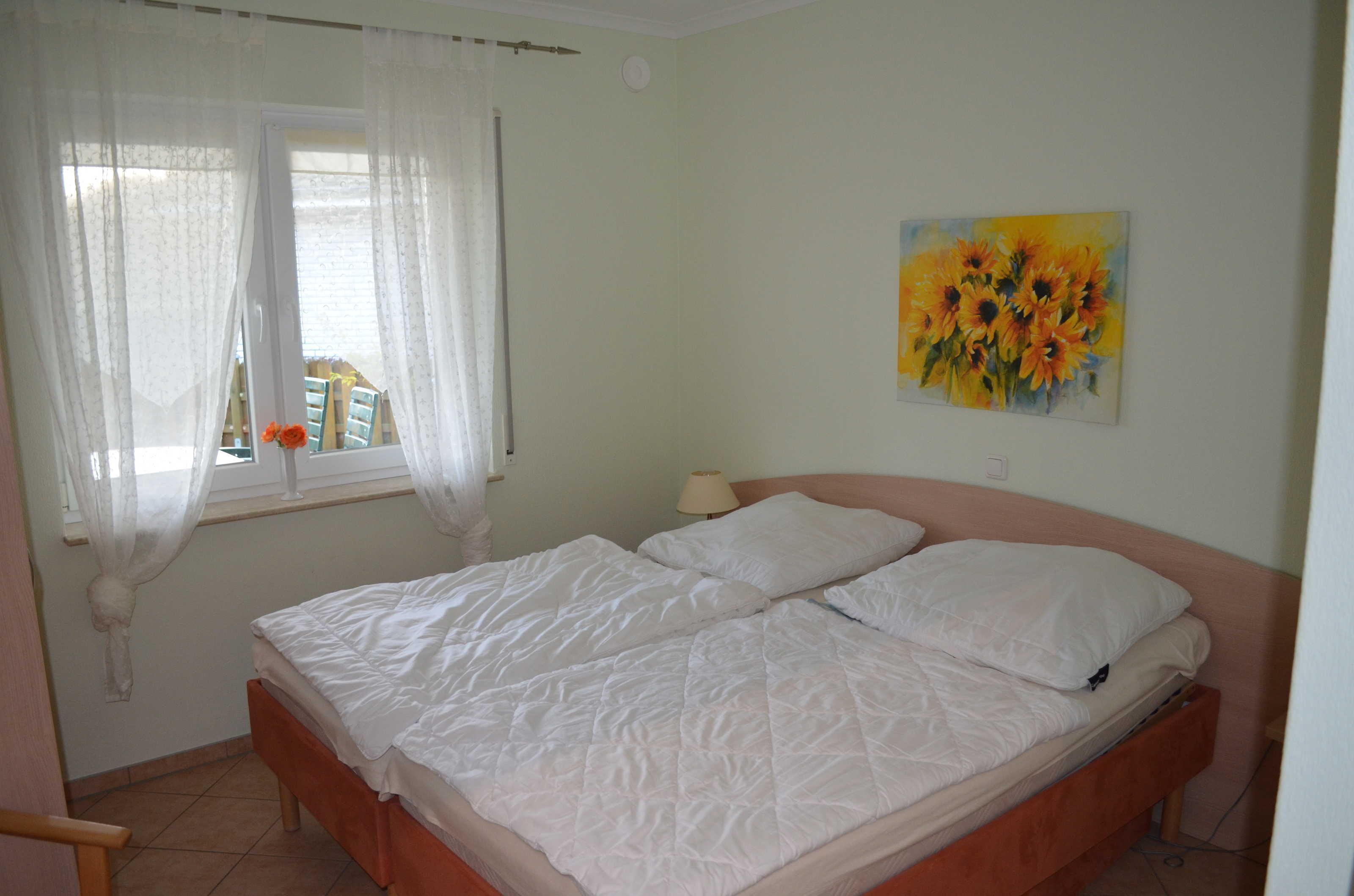 4 Schlafzimmer, Reisekinderbett