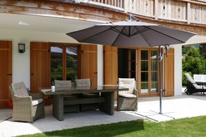 Outdoor dining - Bodenschneid Suite Garden View West - Bodenschneid Suites Rottach-Egern (Rottach-Egern)