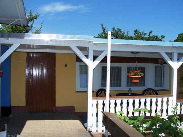 Unclassified image, 1 of 12, button