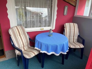 Unclassified image, 4 of 12, button