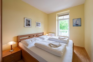 2 bedrooms, in-room safe, travel crib, WiFi