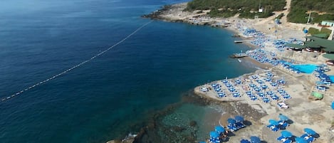 Solstolar och strandhanddukar