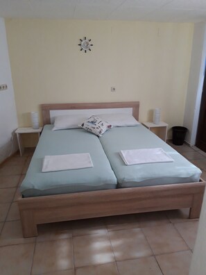 2 soverom, safe på rommet, strykejern/-brett og wi-fi (inkludert)