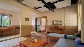 Chalet | 1 bedroom, desk, iron/ironing board, rollaway beds