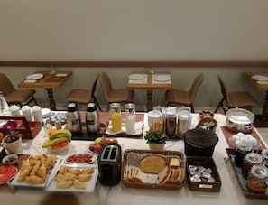 Free daily buffet breakfast