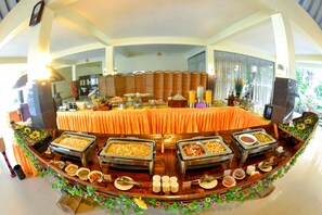 Food and drink - Ocean Blue Ngwe Saung Beach Hotel (Ngwe Saung)
