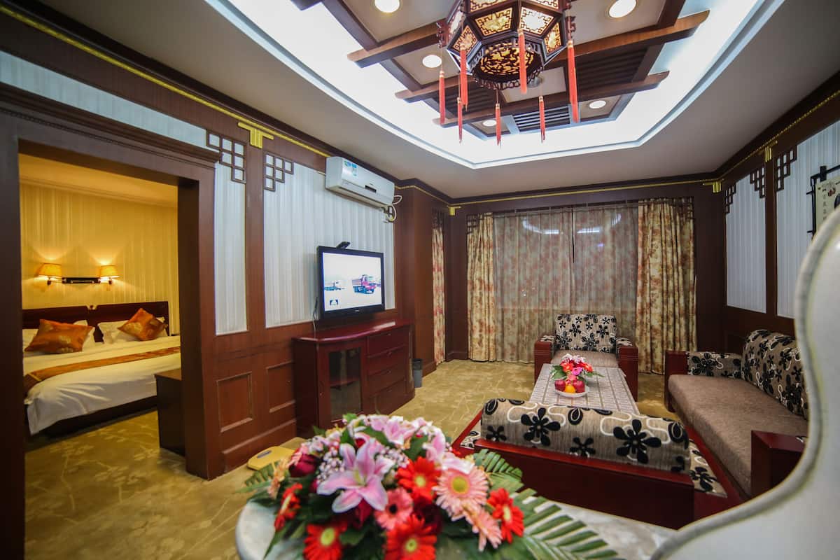 Minibar, in-room safe, desk, blackout curtains