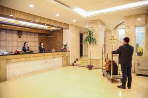 Quầy hỗ trợ khách