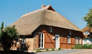 Unclassified image, 4 of 11, button