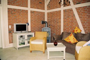 Unclassified image, 3 of 11, button