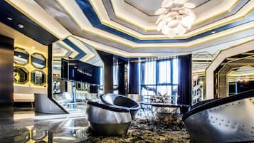 Luxury Στούντιο-Σουίτα | 1 υπνοδωμάτιο, μοναδική διακόσμηση, μοναδική επίπλωση, γραφείο