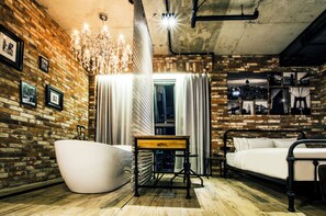 Signature Room | Individually decorated, individually furnished, desk, blackout curtains - Hotel the Designers Premier Seongsu and Konkuk univ (Seoul)