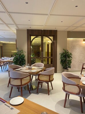 International cuisine - Hotel Prag Continental (Guwahati)