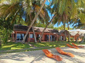 Bungalow | Luxe beddengoed, verduisterende gordijnen, een strijkplank/strijkijzer