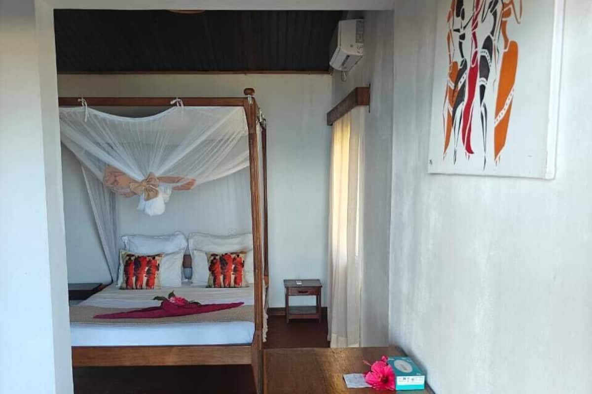 Ropa de cama de alta calidad y cortinas blackout