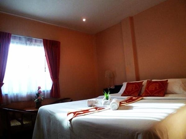 In-room safe, rollaway beds, free WiFi