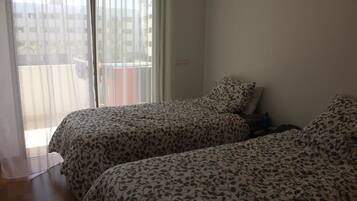 City Apartment, 2 Bedrooms | 1 bedroom, premium bedding, in-room safe, desk