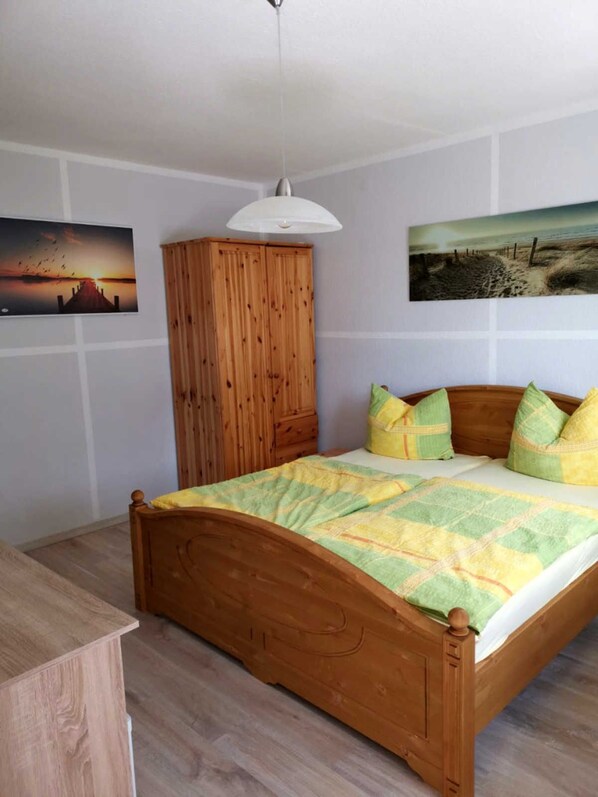 1 bedroom, WiFi, bed sheets