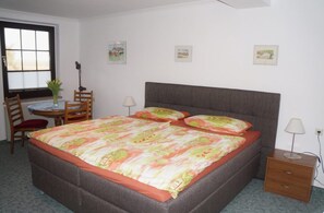 1 bedroom, WiFi, bed sheets