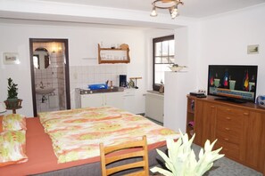 1 bedroom, WiFi, bed sheets