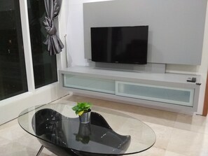 Exclusive Apartment, 2 Bedrooms, 1 Bathroom | 2 bedrooms, individually decorated, individually furnished, desk