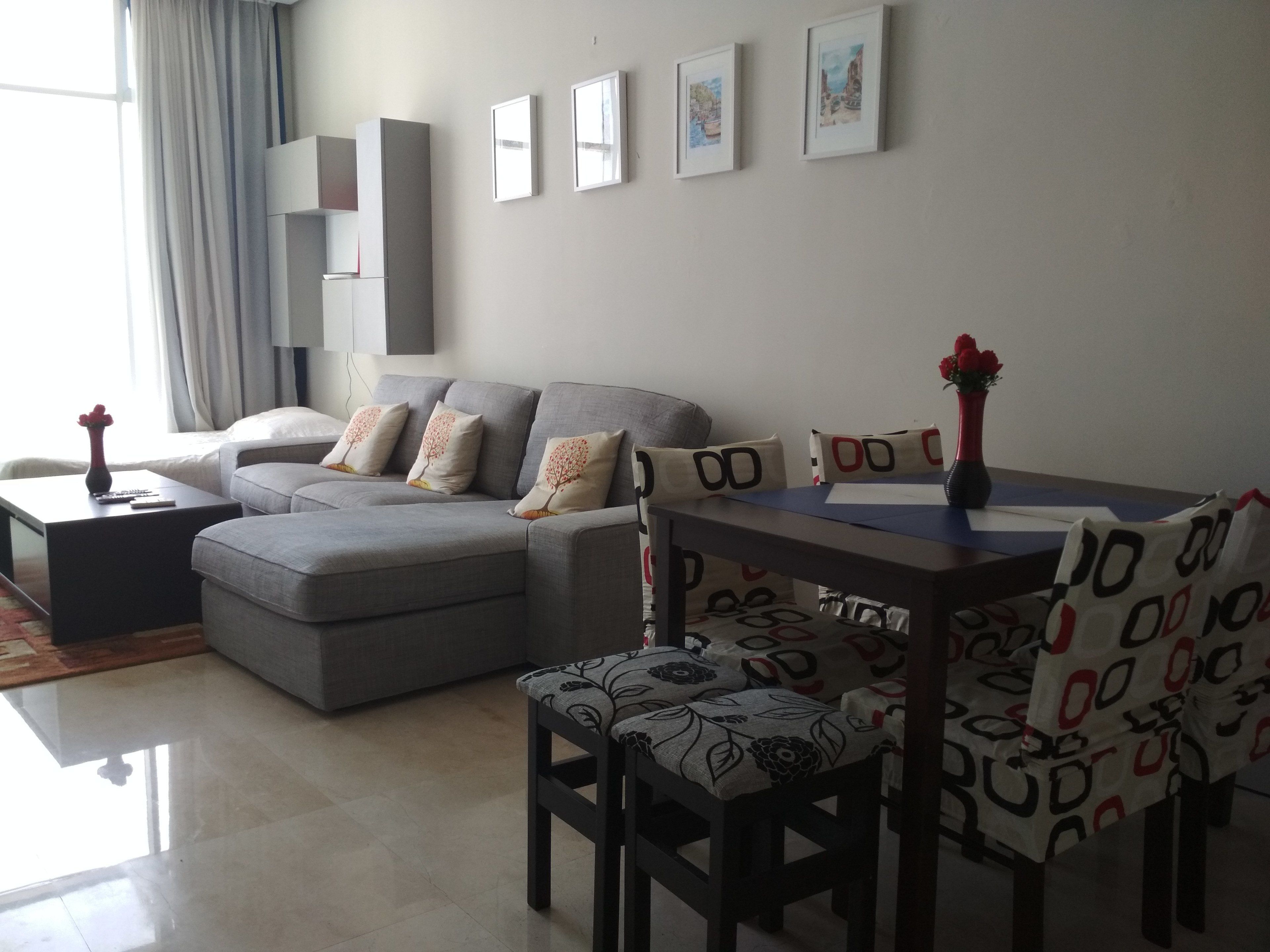 exclusive apartment, 2 bedrooms, 1 bathroom | living room | 40-inch flat-screen tv with cable channels, tv